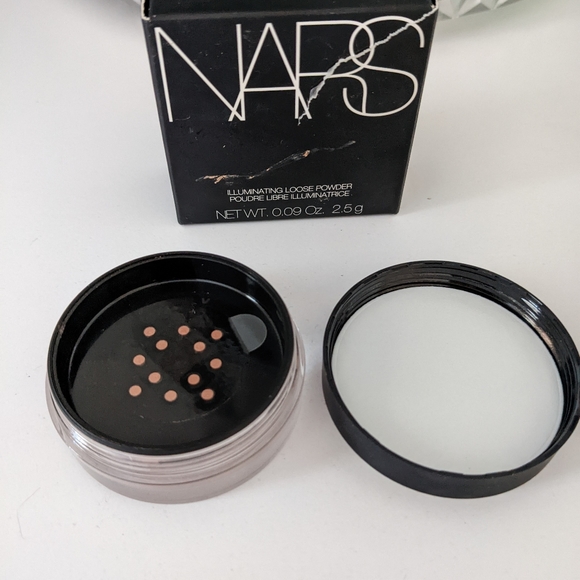NARS ILLUMINATING LOOSE POWDER NET WT .0.09 Oz.2.5g - Picture 4 of 4